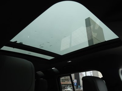 LAND ROVER DEFENDER - 5