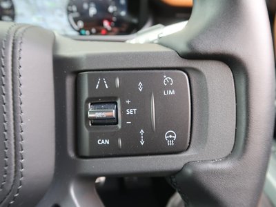 LAND ROVER DEFENDER - 10