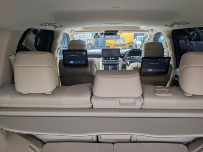 2023 Toyota LAND CRUISER 300 — миниатюра 37