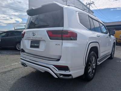 2023 Toyota LAND CRUISER 300 — миниатюра 12