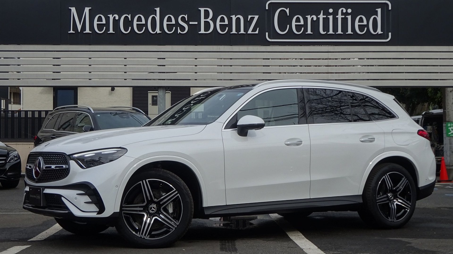 MERCEDES-BENZ GLC - View 1