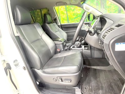 TOYOTA LAND CRUISER PRADO - 8