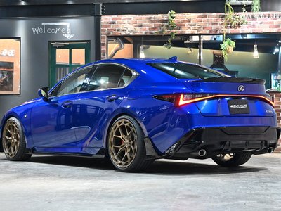 2023 Lexus IS — миниатюра 18