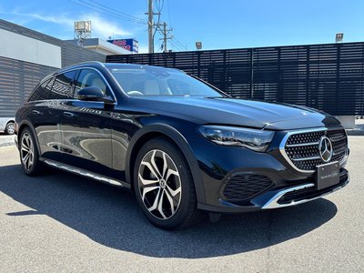 2025 Mercedes-BENZ E-CLASS photo 3