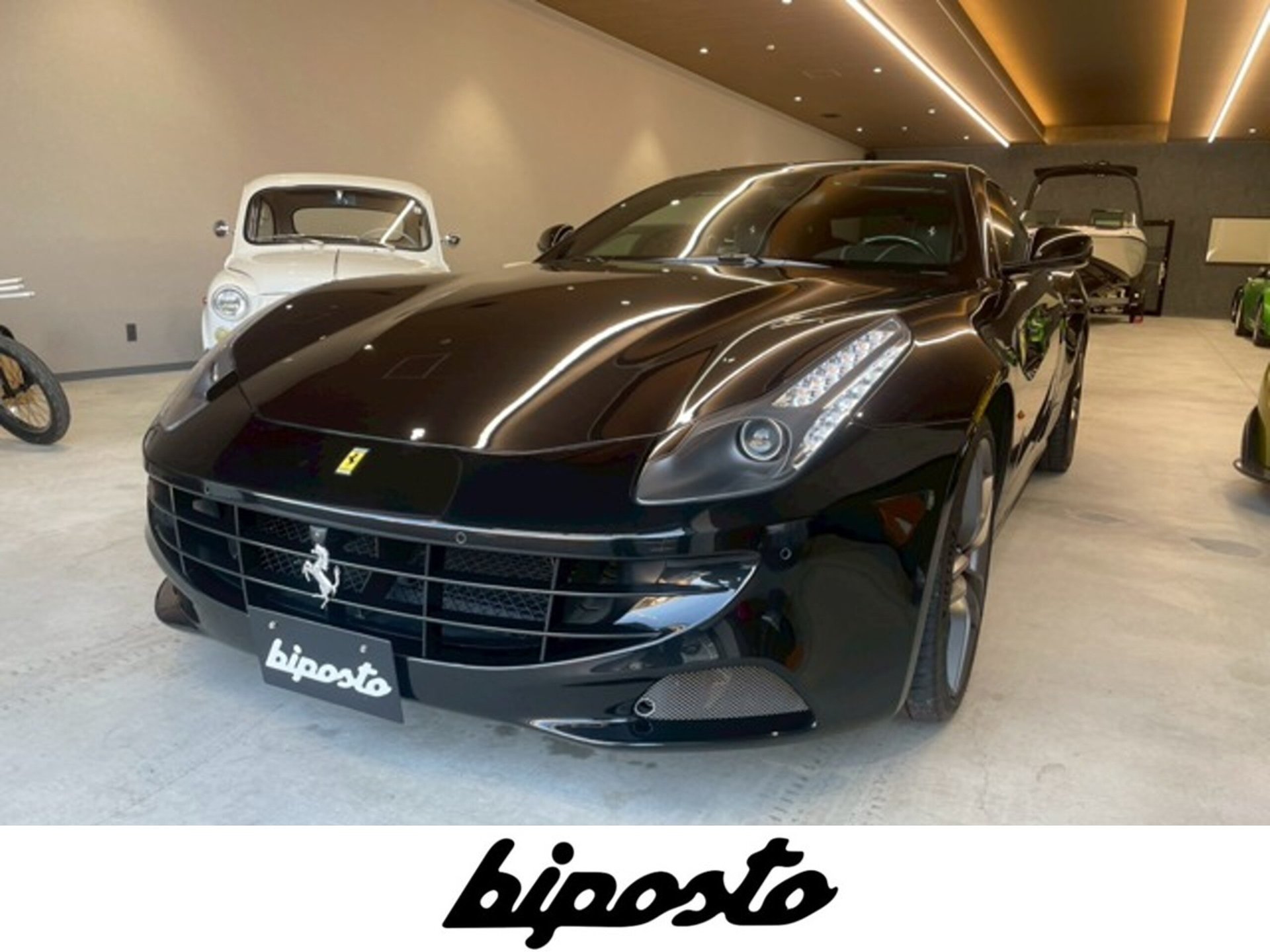 FERRARI FF - View 1