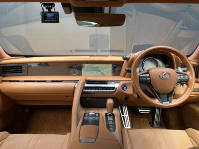 صورة 7 لـ 2017 Lexus LC