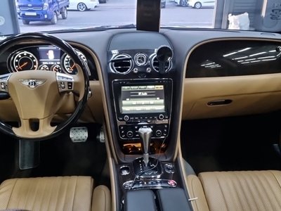 BENTLEY FLYING SPUR - 6