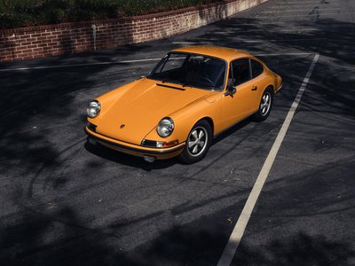 PORSCHE 911