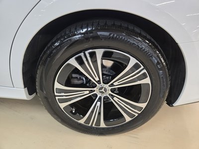 MERCEDES-BENZ E-CLASS - 10