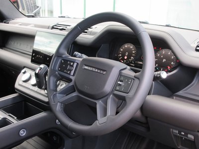 صورة مصغرة 32 لـ 2025 LAND Rover DEFENDER