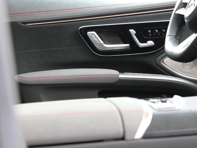 MERCEDES-BENZ EQS - 10