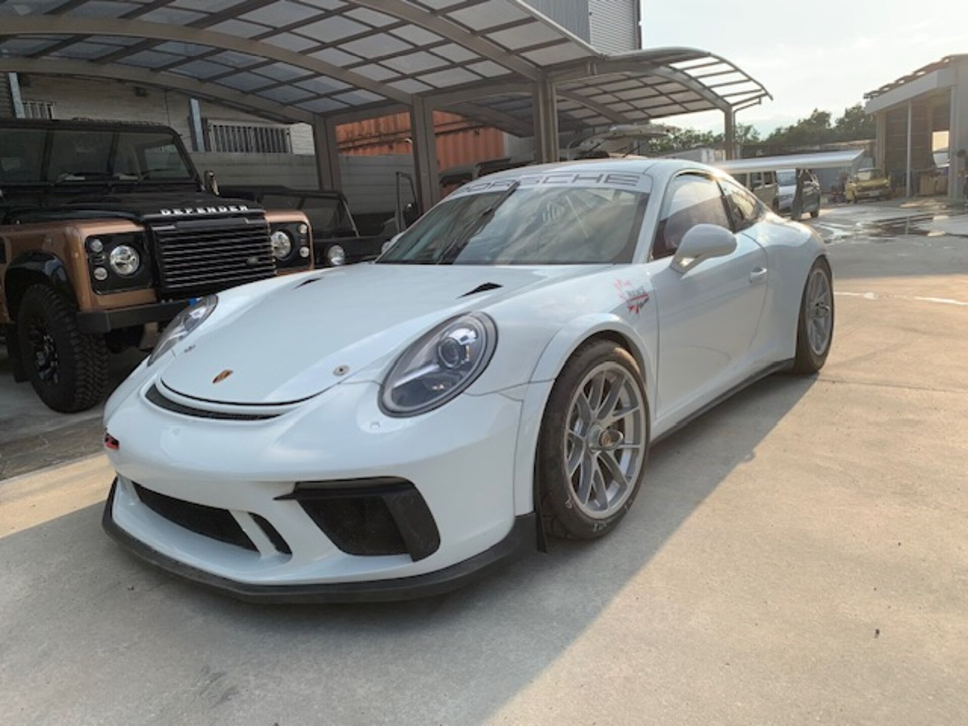 PORSCHE 911 - View 1