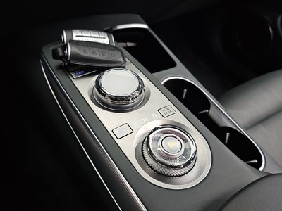 2024 Genesis GV70 photo 9