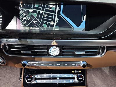 2021 Genesis G90 — миниатюра 19