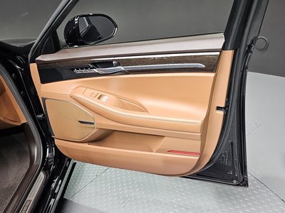 2021 Genesis G90 — миниатюра 15