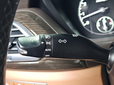 2021 Genesis G90 — миниатюра 32