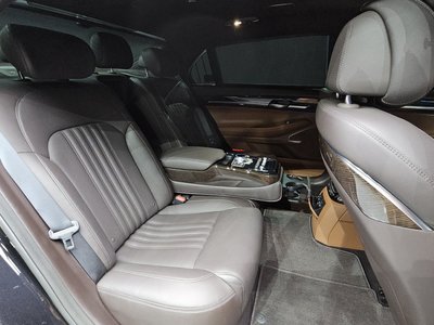 2021 Genesis G90 — миниатюра 24