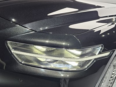 2021 Genesis G90 photo 9