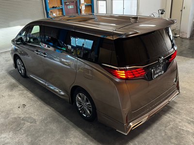 2026 Toyota ALPHARD — миниатюра 18