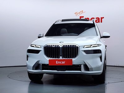 2025 BMW X7 照片 2