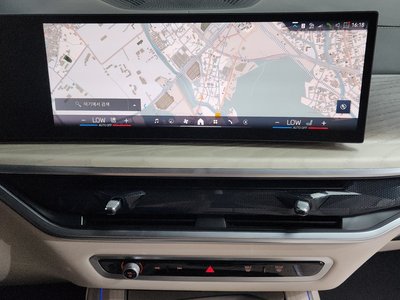 2025 BMW X7 缩略图 18