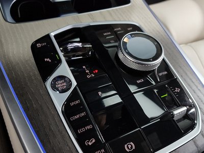 2025 BMW X7 缩略图 12