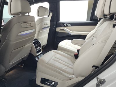 2025 BMW X7 缩略图 27
