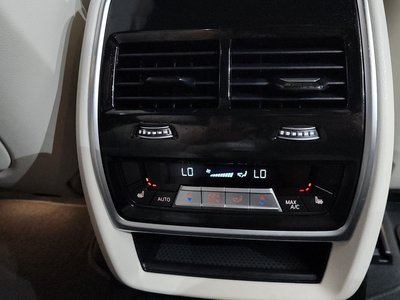 2025 BMW X7 缩略图 32
