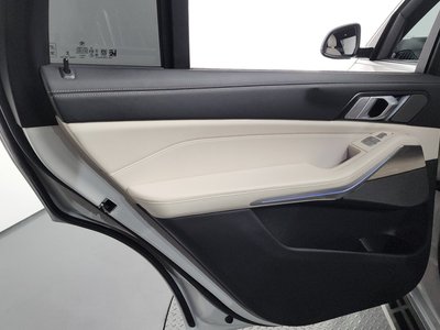 2025 BMW X7 缩略图 15
