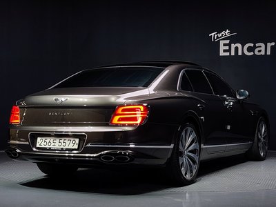 2022 Bentley FLYING SPUR photo 3