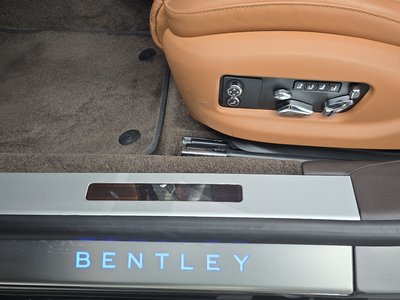 2022 Bentley FLYING SPUR 缩略图 32