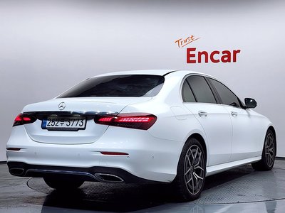 MERCEDES-BENZ E-CLASS - 3