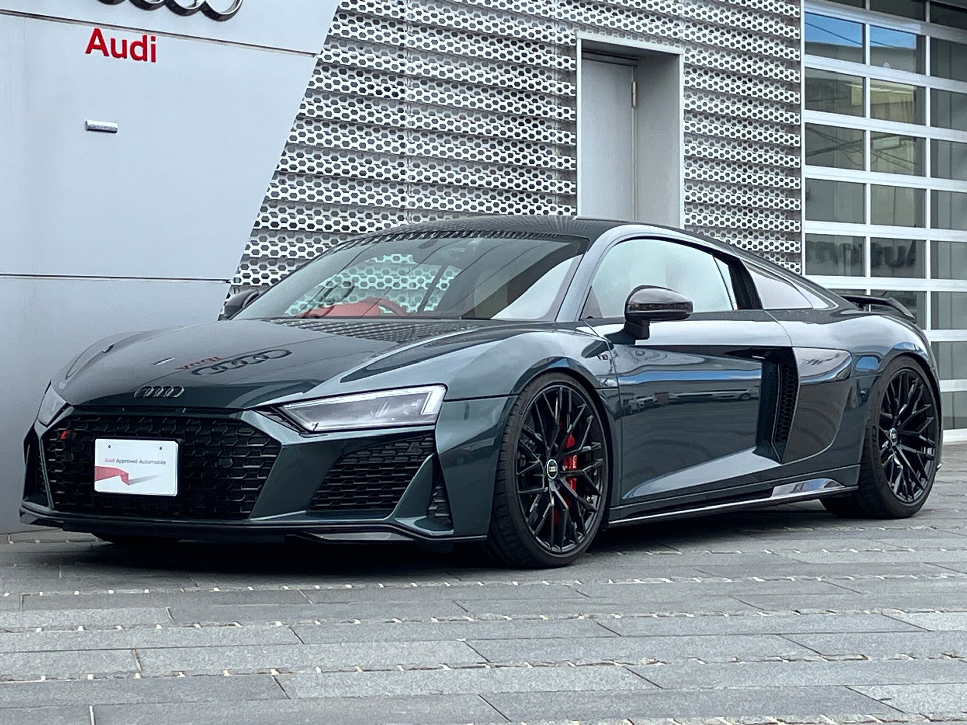 AUDI R8 - View 1
