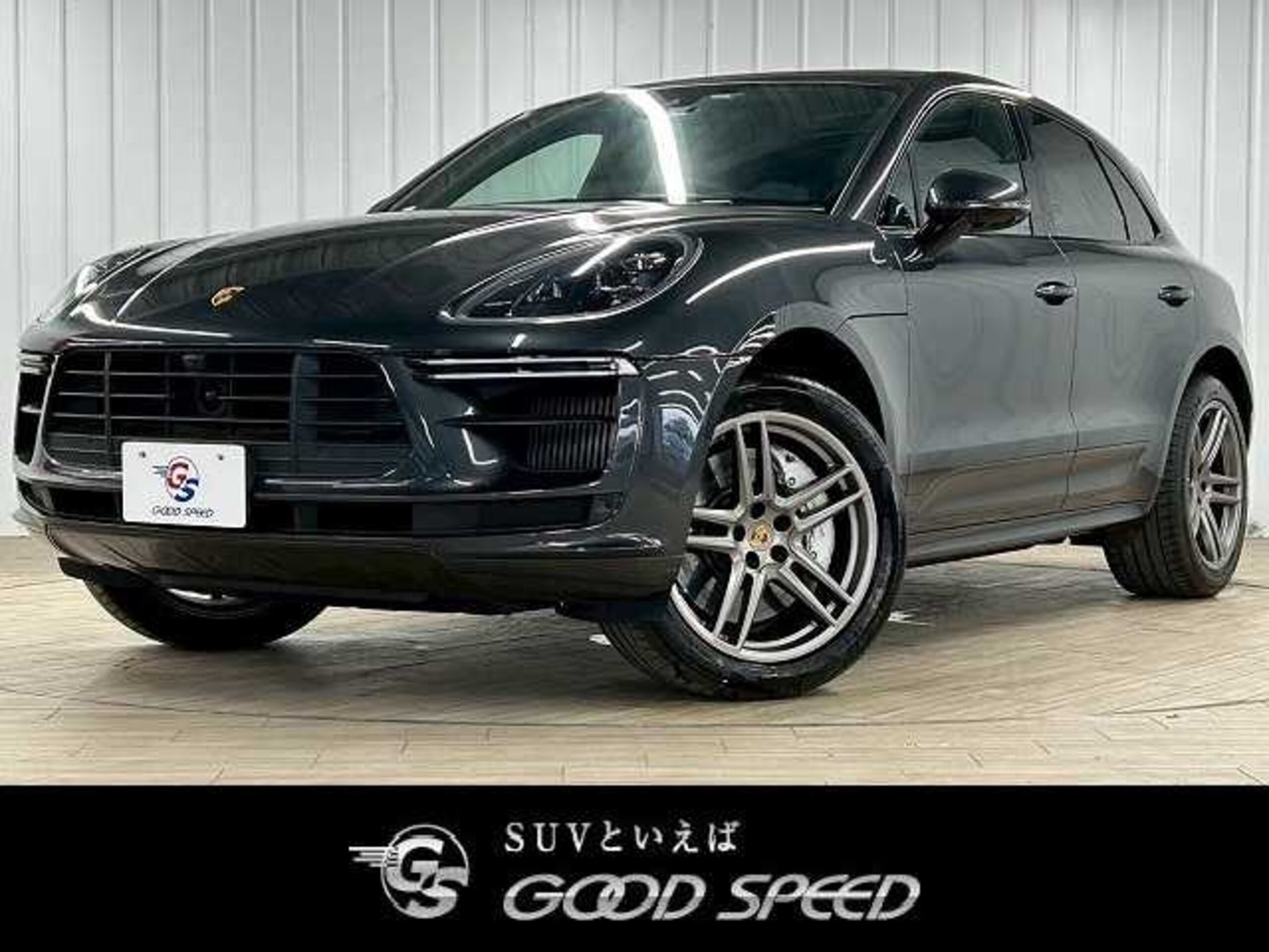 PORSCHE MACAN - View 1