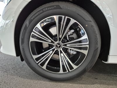 MERCEDES-BENZ E-CLASS - 6