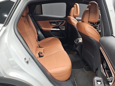2025 Mercedes-BENZ GLC — миниатюра 11