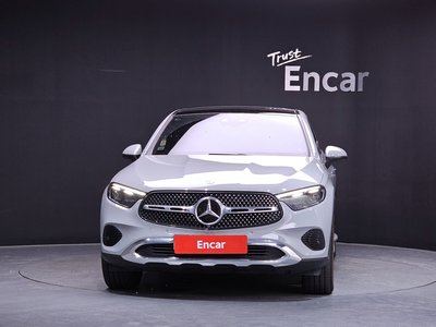 2025 Mercedes-BENZ GLC — фото 2