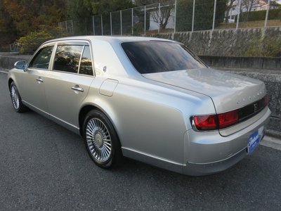 TOYOTA CENTURY - 10