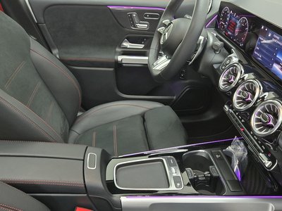 MERCEDES-BENZ GLB - 9