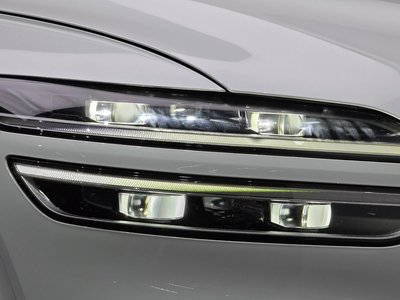 صورة 9 لـ 2021 Genesis GV70
