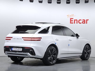 صورة 3 لـ 2022 Genesis GV70