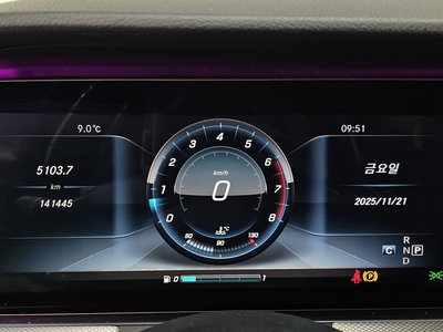 MERCEDES-BENZ E-CLASS - 8