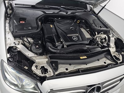 MERCEDES-BENZ E-CLASS - 7