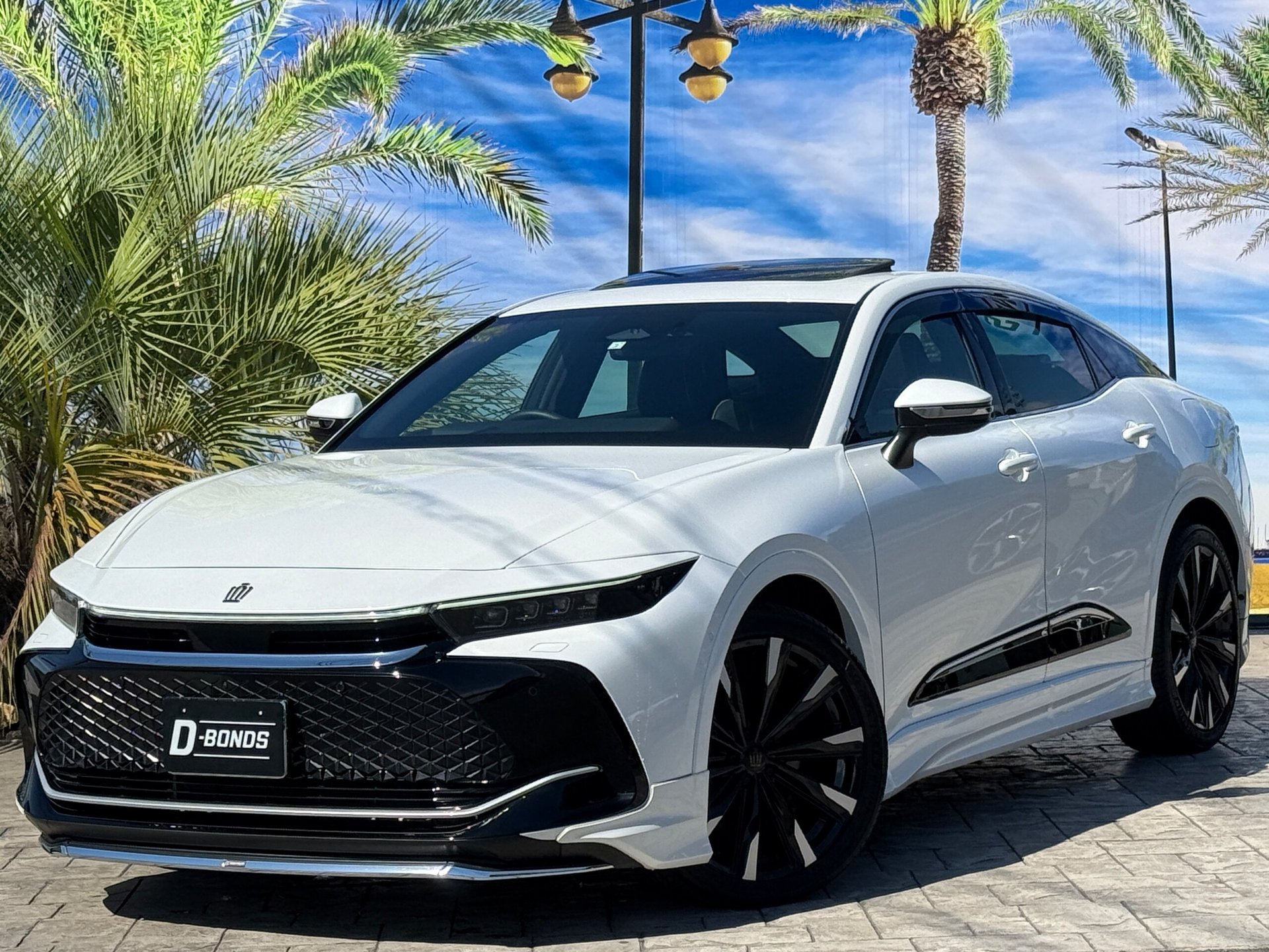 TOYOTA CROWN CROSSOVER - View 1