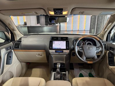 TOYOTA LAND CRUISER PRADO - 10