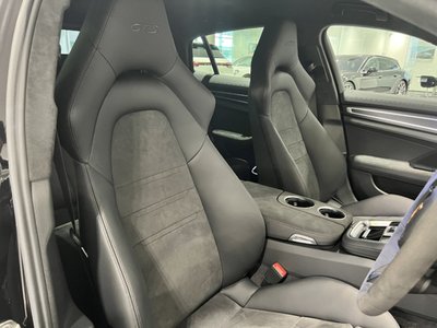 2021 Porsche PANAMERA photo 10