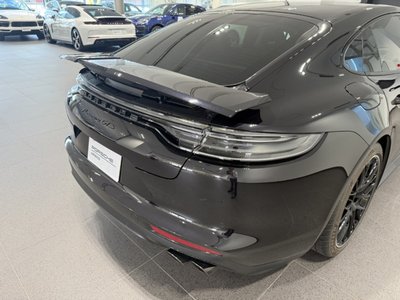 2021 Porsche PANAMERA photo 6