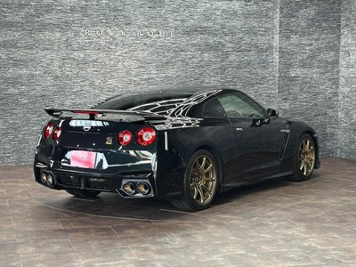 NISSAN GT-R - 10