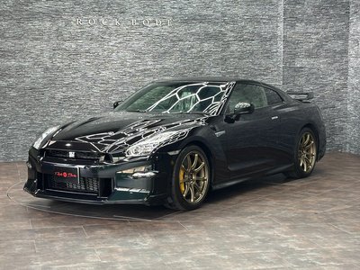 NISSAN GT-R - 1