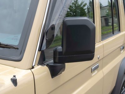 2025 Toyota LAND CRUISER 70 — миниатюра 34